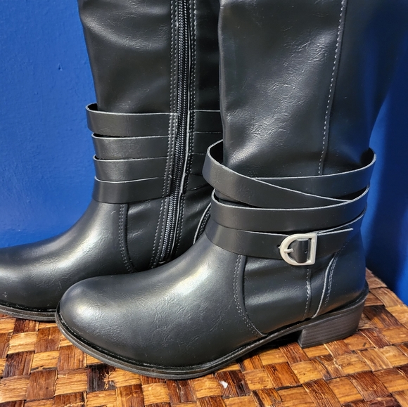 St. John's Bay Womens Boots - Picture 8 of 8